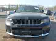 2025 Jeep Grand Cherokee Altitude X z VIN 1C4RJKAG5S8665167, wystawiony jako IAAI lot #42129942 z przebiegiem 812 mil mil oraz . Historia ofert i sprzedaży dostępna na DreamBid. Obrazek 12.