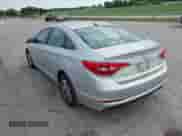 2017 Hyundai Sonata SE с VIN 5NPE24AFXHH441837, выставлен на аукционе IAAI как лот 43051578 с пробегом 151 662 миль миль и . История ставок и продаж доступна на DreamBid. Изображение 3.