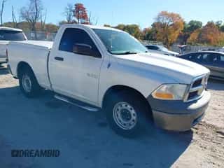 2009 Dodge 1500 ST z VIN 1D3HB16K79J520741, wystawiony jako IAAI lot #43549675 z przebiegiem 161 863 mil mil oraz . Historia ofert i sprzedaży dostępna na DreamBid. Obrazek 1.