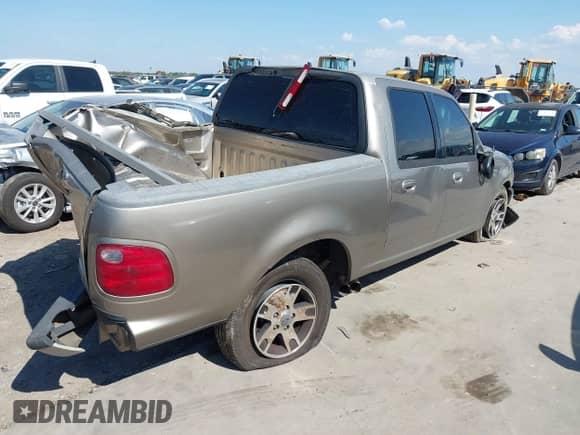 2002 Ford F-150 XLT с VIN 1FTRW07L72KB69431, выставлен на аукционе IAAI как лот 43126889 с пробегом 282 646 миль миль и . История ставок и продаж доступна на DreamBid. Изображение 4.
