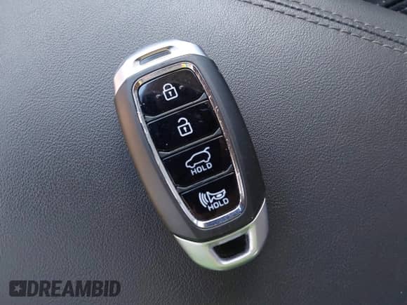 2020 Hyundai Santa Fe Limited с VIN 5NMS53AA2LH187054, выставлен на аукционе IAAI как лот 43052932 с пробегом 21 459 миль миль и . История ставок и продаж доступна на DreamBid. Изображение 11.