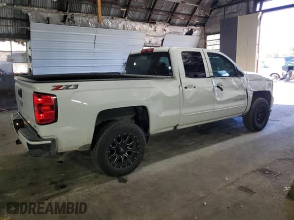 2019 Chevrolet Silverado 1500 LT z VIN 2GCVKPEC2K1240797, wystawiony jako Copart lot #84556355 z przebiegiem 73 584 mil mil oraz Szkoda całkowita • Salvage title. Historia ofert i sprzedaży dostępna na DreamBid. Obrazek 3.