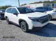 2025 Subaru Forester Premium z VIN JF2SLDDC3SH562282, wystawiony jako IAAI lot #43474098 z przebiegiem 10 590 mil mil oraz . Historia ofert i sprzedaży dostępna na DreamBid. Obrazek 1.