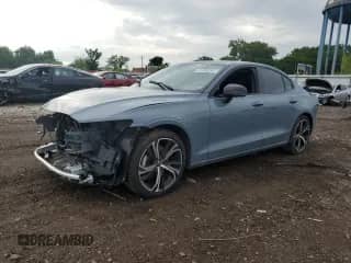 2024 Volvo S60 Plus Dark Theme z VIN 7JRL12TL9RG298050, wystawiony jako Copart lot #61386395 z przebiegiem 34 761 mil mil oraz Szkoda całkowita • Salvage title. Historia ofert i sprzedaży dostępna na DreamBid. Obrazek 1.