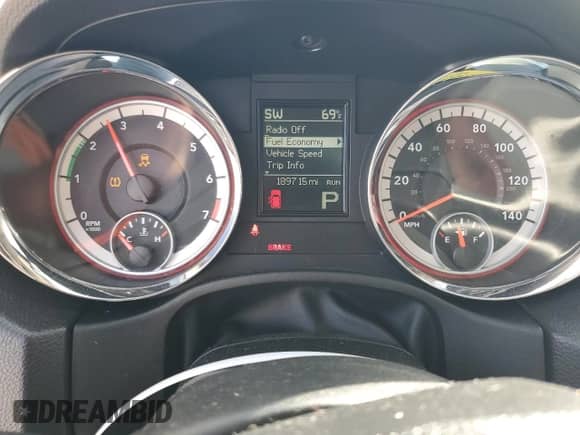 2011 Dodge Durango Express with VIN 1D4RE2GG3BC733185, listed as a Copart auction lot 81763935 with 189,715 mi miles and Salvage title. Bid and sale history available at DreamBid. Image 9.
