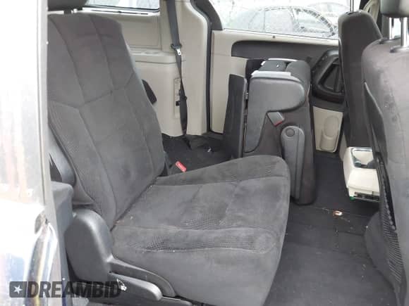 2013 Dodge Grand Caravan Crew with VIN 2C4RDGDG1DR535877, listed as a IAAI auction lot 42904284 with Not provided miles and . Bid and sale history available at DreamBid. Image 7.