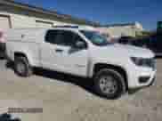 2018 Chevrolet Colorado 2WD Work Truck z VIN 1GCHSBEA0J1275339, wystawiony jako Copart lot #85887215 z przebiegiem 149 662 mil mil oraz Czysty tytuł • Clean title. Historia ofert i sprzedaży dostępna na DreamBid. Obrazek 4.