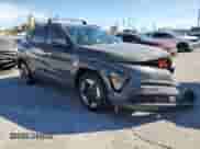 2025 Hyundai Kona SEL с VIN KM8HC3A60SU030878, выставлен на аукционе Copart как лот 69259435 с пробегом 821 миль миль и Списание • Salvage title. История ставок и продаж доступна на DreamBid. Изображение 4.