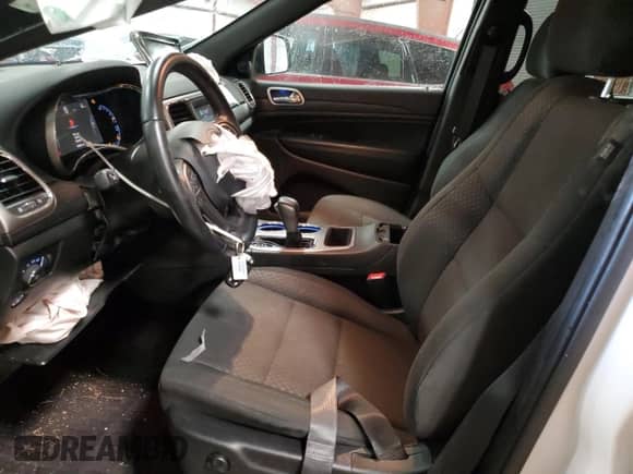 2019 Jeep Grand Cherokee Laredo E z VIN 1C4RJFAG6KC601630, wystawiony jako Copart lot #62411415 z przebiegiem 109 604 mil mil oraz Szkoda całkowita • Salvage title. Historia ofert i sprzedaży dostępna na DreamBid. Obrazek 7.
