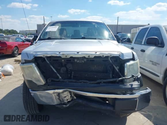 2013 Ford F-150 XLT z VIN 1FTMF1CM9DFB20984, wystawiony jako IAAI lot #43336851 z przebiegiem 312 173 mil mil oraz . Historia ofert i sprzedaży dostępna na DreamBid. Obrazek 13.