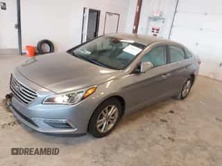 2015 Hyundai Sonata SE with VIN 5NPE24AF8FH206639, listed as a IAAI auction lot 42894264 with 86,648 mi miles and . Bid and sale history available at DreamBid. Image 2.