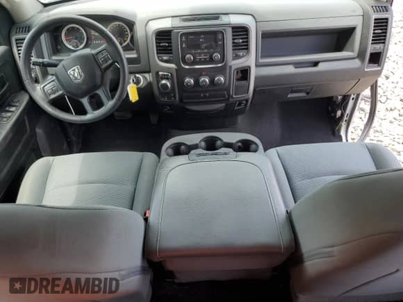 2017 Ram 1500 Tradesman z VIN 1C6RR7FGXHS682077, wystawiony jako Copart lot #64831655 z przebiegiem 185 216 mil mil oraz Szkoda całkowita • Salvage title. Historia ofert i sprzedaży dostępna na DreamBid. Obrazek 8.