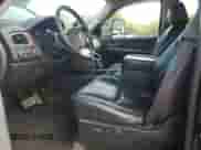 2009 Chevrolet Silverado 2500HD LTZ с VIN 1GCHK63689F106965, выставлен на аукционе Copart как лот 71518925 с пробегом 146 489 миль миль и Списание • Salvage title. История ставок и продаж доступна на DreamBid. Изображение 7.