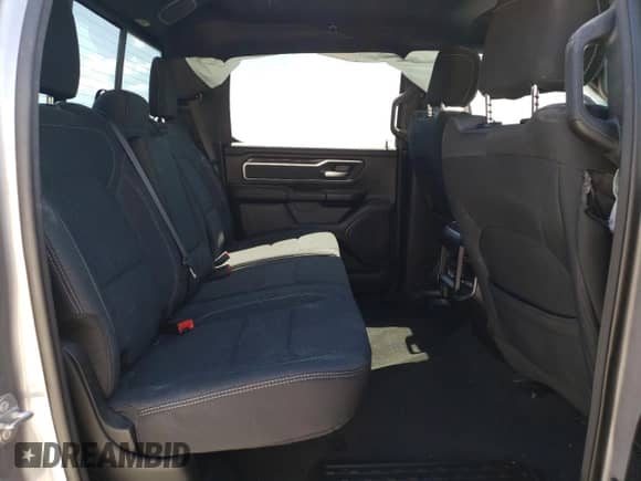 2020 Ram 1500 Lone Star z VIN 1C6RREFT2LN220430, wystawiony jako Copart lot #47590653 z przebiegiem 50 058 mil mil oraz Szkoda całkowita • Salvage title. Historia ofert i sprzedaży dostępna na DreamBid. Obrazek 11.