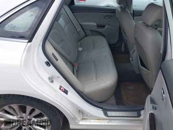 2011 Hyundai Azera Limited z VIN KMHFC4DF6BA552778, wystawiony jako IAAI lot #42822958 z przebiegiem 173 896 mil mil oraz . Historia ofert i sprzedaży dostępna na DreamBid. Obrazek 8.