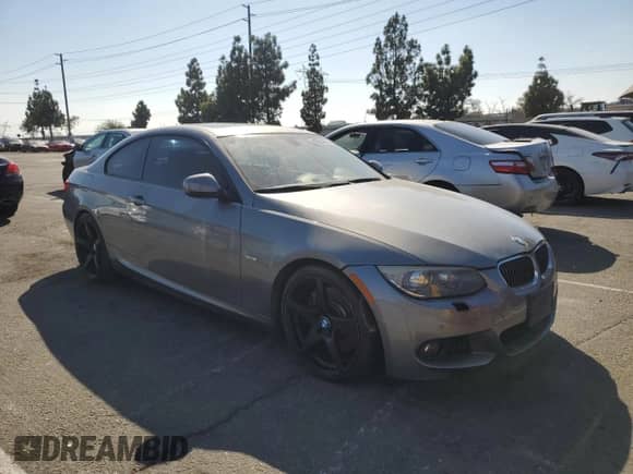 2012 BMW 3 Series 335i с VIN WBAKG7C50CE802685, выставлен на аукционе Copart как лот 85653955 с пробегом 149 925 миль миль и Чистый • Clean title. История ставок и продаж доступна на DreamBid. Изображение 4.
