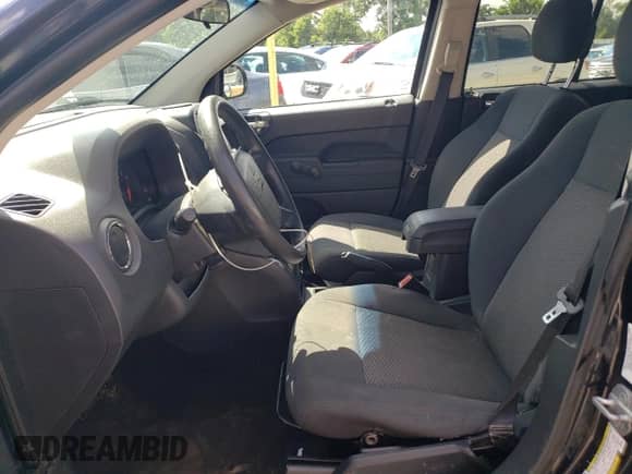 2010 Jeep Compass Sport z VIN 1J4NT1FB0AD659003, wystawiony jako Copart lot #63768104 z przebiegiem 187 670 mil mil oraz Szkoda całkowita • Salvage title. Historia ofert i sprzedaży dostępna na DreamBid. Obrazek 7.
