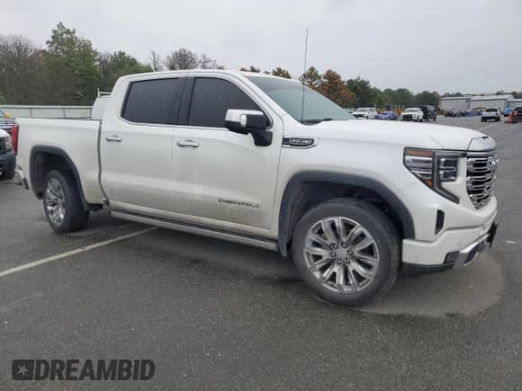 2023 GMC Sierra 1500 Denali z VIN 1GTUUGED8PZ115395, wystawiony jako Copart lot #71721435 z przebiegiem 46 201 mil mil oraz Szkoda całkowita • Salvage title. Historia ofert i sprzedaży dostępna na DreamBid. Obrazek 4.