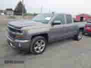 2017 Chevrolet Silverado 1500 LT z VIN 1GCVKREC8HZ193450, wystawiony jako IAAI lot #42889203 z przebiegiem 98 411 mil mil oraz . Historia ofert i sprzedaży dostępna na DreamBid. Obrazek 2.