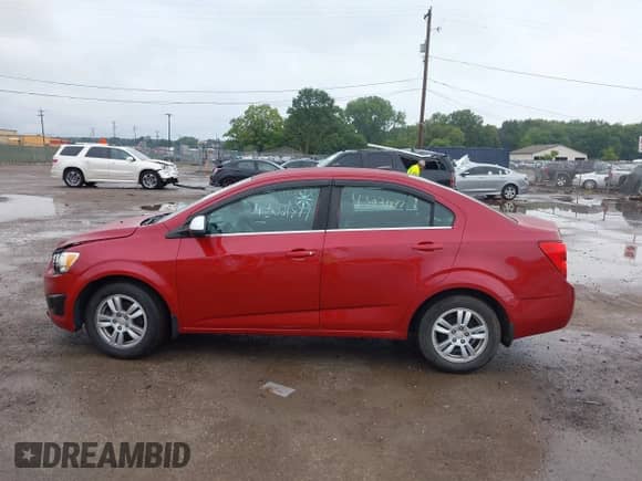 2012 Chevrolet Sonic LT с VIN 1G1JC5SH8C4207012, выставлен на аукционе IAAI как лот 43021877 с пробегом 171 257 миль миль и . История ставок и продаж доступна на DreamBid. Изображение 14.