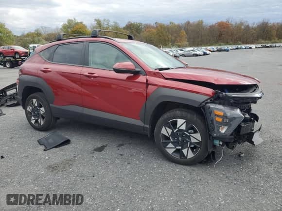 2025 Hyundai Kona SEL with VIN KM8HBCAB6SU235783, listed as a Copart auction lot 89680055 with 4,663 mi miles and Salvage title. Bid and sale history available at DreamBid. Image 4.