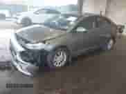 2022 Hyundai Accent SE z VIN 3KPC24A60NE179043, wystawiony jako IAAI lot #42313448 z przebiegiem 66 700 mil mil oraz . Historia ofert i sprzedaży dostępna na DreamBid. Obrazek 2.