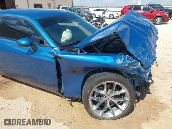 2022 Dodge Challenger GT z VIN 2C3CDZJG7NH143584, wystawiony jako IAAI lot #43064672 z przebiegiem Nie podano mil oraz . Historia ofert i sprzedaży dostępna na DreamBid. Obrazek 21.