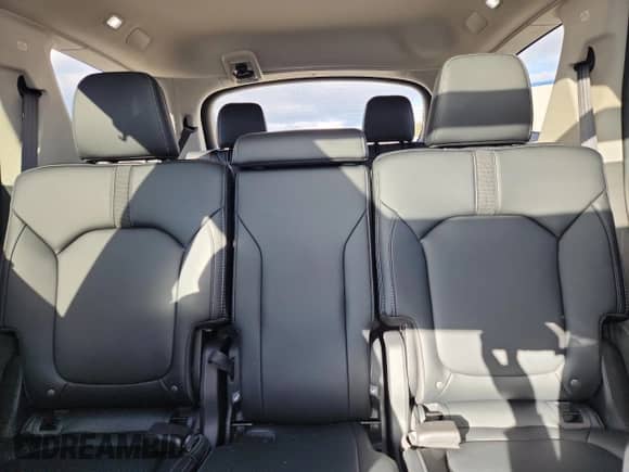 2025 Honda Pilot Touring z VIN 5FNYG1H72SB131215, wystawiony jako Copart lot #91088055 z przebiegiem 2 925 mil mil oraz Szkoda całkowita • Salvage title. Historia ofert i sprzedaży dostępna na DreamBid. Obrazek 10.