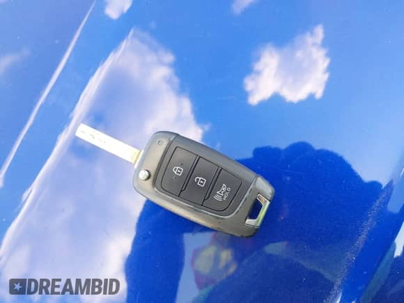 2020 Hyundai Venue SEL with VIN KMHRC8A35LU029105, listed as a IAAI auction lot 43021938 with 95,376 mi miles and . Bid and sale history available at DreamBid. Image 11.