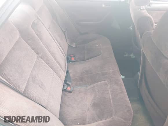 1993 Honda Accord z VIN 1HGCB7651PA045327, wystawiony jako IAAI lot #42841333 z przebiegiem 127 703 mil mil oraz . Historia ofert i sprzedaży dostępna na DreamBid. Obrazek 8.