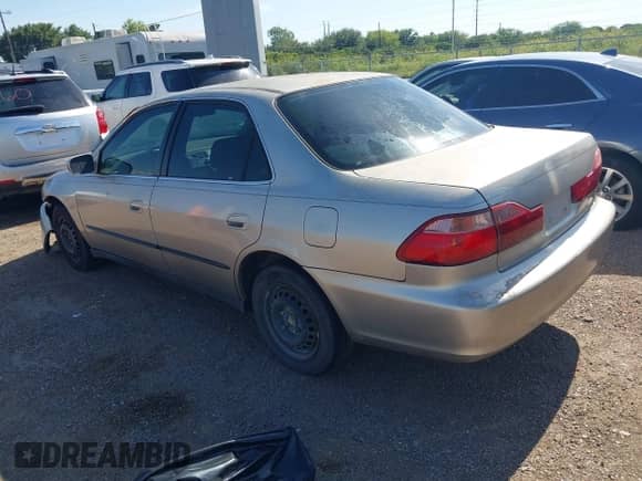 1998 Honda Accord LX с VIN 1HGCG5542WA266612, выставлен на аукционе IAAI как лот 42208066 с пробегом 202 101 миль миль и . История ставок и продаж доступна на DreamBid. Изображение 3.