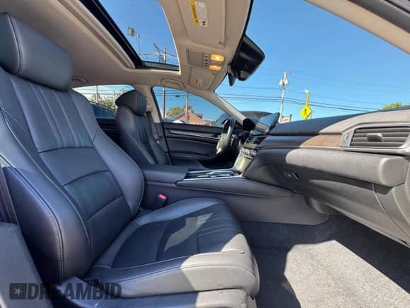 2022 Honda Accord Touring с VIN 1HGCV3F93NA031042, выставлен на аукционе Copart как лот 84067355 с пробегом 241 825 миль миль и Чистый • Clean title. История ставок и продаж доступна на DreamBid. Изображение 5.