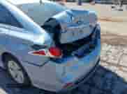 2015 Hyundai Sonata z VIN KMHEC4A43FA130892, wystawiony jako IAAI lot #43174254 z przebiegiem 118 220 mil mil oraz . Historia ofert i sprzedaży dostępna na DreamBid. Obrazek 6.