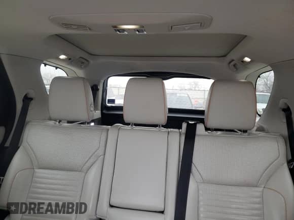 2018 Land Rover Discovery HSE Luxury с VIN SALRT2RV0JA054041, выставлен на аукционе Copart как лот 44532225 с пробегом 123 741 миль миль и Списание • Salvage title. История ставок и продаж доступна на DreamBid. Изображение 10.