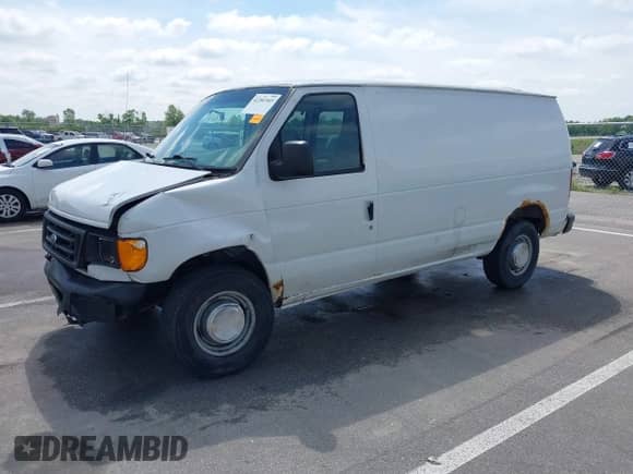 2007 Ford Econoline Cargo Commercial z VIN 1FTNE24L57DA53187, wystawiony jako IAAI lot #42302365 z przebiegiem Nie podano mil oraz . Historia ofert i sprzedaży dostępna na DreamBid. Obrazek 2.