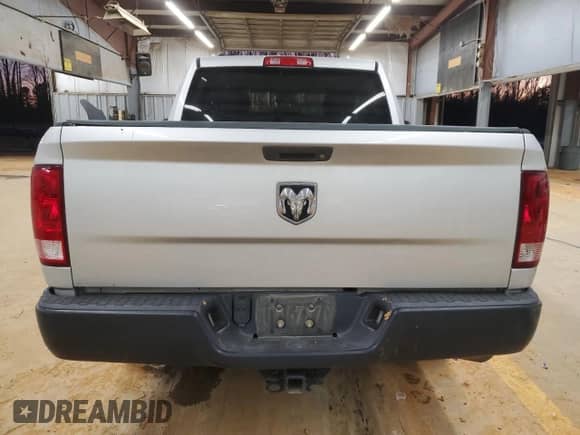 2016 Ram 1500 Tradesman z VIN 1C6RR6KG7GS268267, wystawiony jako Copart lot #88013285 z przebiegiem 204 592 mil mil oraz Szkoda całkowita • Salvage title. Historia ofert i sprzedaży dostępna na DreamBid. Obrazek 6.