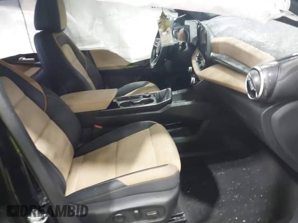 2025 Chevrolet Equinox AWD ACTIV с VIN 3GNAXSEG4SL327788, выставлен на аукционе IAAI как лот 43264319 с пробегом 3 072 миль миль и . История ставок и продаж доступна на DreamBid. Изображение 5.