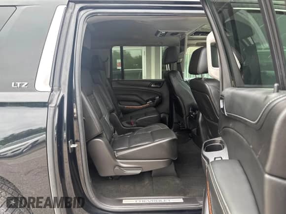 2016 Chevrolet Suburban LTZ с VIN 1GNSKJKC0GR282766, выставлен на аукционе IAAI как лот 42521561 с пробегом 185 584 миль миль и . История ставок и продаж доступна на DreamBid. Изображение 8.