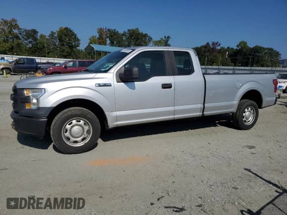 2017 Ford F-150 XL z VIN 1FTFX1CF3HKE39026, wystawiony jako Copart lot #81440895 z przebiegiem 165 121 mil mil oraz Szkoda całkowita • Salvage title. Historia ofert i sprzedaży dostępna na DreamBid. Obrazek 1.