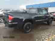 2022 Toyota Tacoma SR z VIN 3TYSZ5AN0NT077417, wystawiony jako Copart lot #62022335 z przebiegiem 9 254 mil mil oraz Nie do naprawy • Non repairable. Historia ofert i sprzedaży dostępna na DreamBid. Obrazek 3.