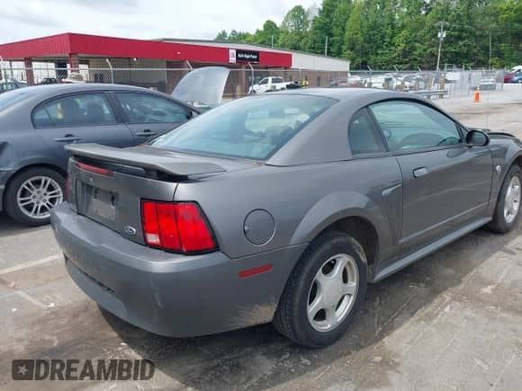 2004 Ford Mustang Standard с VIN 1FAFP404X4F100535, выставлен на аукционе IAAI как лот 42457701 с пробегом 114 589 миль миль и . История ставок и продаж доступна на DreamBid. Изображение 4.