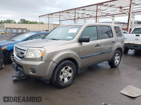 2011 Honda Pilot LX с VIN 5FNYF3H22BB011420, выставлен на аукционе IAAI как лот 43148191 с пробегом 228 996 миль миль и . История ставок и продаж доступна на DreamBid. Изображение 17.