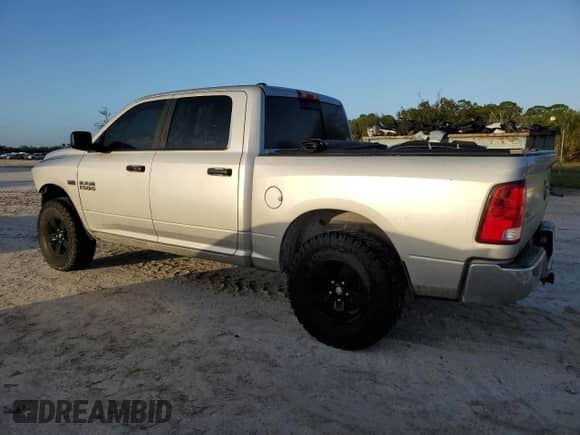 2017 Ram 1500 SLT z VIN 1C6RR7LT5HS713110, wystawiony jako Copart lot #76956094 z przebiegiem 275 531 mil mil oraz Szkoda całkowita • Salvage title. Historia ofert i sprzedaży dostępna na DreamBid. Obrazek 2.