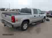 2007 Chevrolet Silverado 1500 LT1 z VIN 2GCEK13Z571120973, wystawiony jako IAAI lot #43546578 z przebiegiem 262 737 mil mil oraz . Historia ofert i sprzedaży dostępna na DreamBid. Obrazek 4.