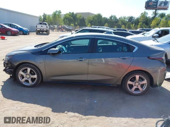 2017 Chevrolet Volt LT z VIN 1G1RA6S53HU178322, wystawiony jako IAAI lot #43347517 z przebiegiem 117 688 mil mil oraz . Historia ofert i sprzedaży dostępna na DreamBid. Obrazek 15.