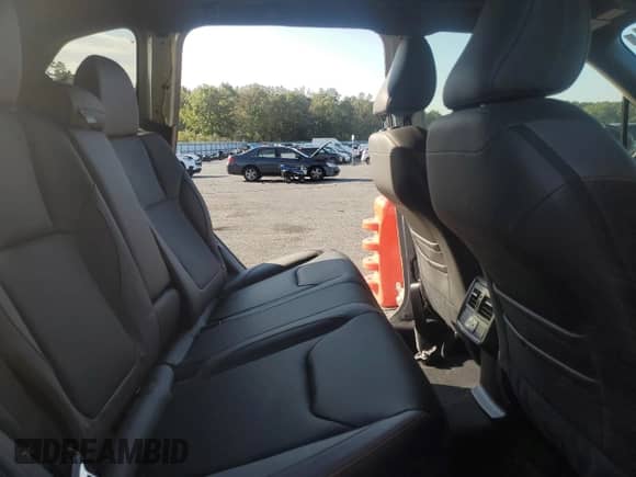 2025 Subaru Forester z VIN JF2SLSJD7SH400396, wystawiony jako Copart lot #71466555 z przebiegiem 3 535 mil mil oraz Szkoda całkowita • Salvage title. Historia ofert i sprzedaży dostępna na DreamBid. Obrazek 10.