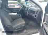 2019 Ram 1500 Tradesman z VIN 3C6JR6DT0KG636053, wystawiony jako IAAI lot #42329246 z przebiegiem 29 261 mil mil oraz . Historia ofert i sprzedaży dostępna na DreamBid. Obrazek 5.