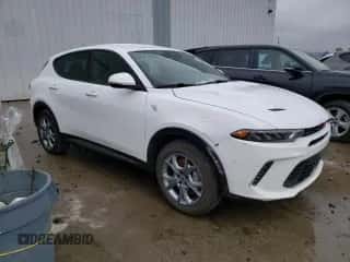 2024 Dodge Hornet R/T z VIN ZACPDFCW8R3A28813, wystawiony jako Copart lot #47790805 z przebiegiem 24 034 mil mil oraz Szkoda całkowita • Salvage title. Historia ofert i sprzedaży dostępna na DreamBid. Obrazek 4.