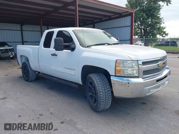 2013 Chevrolet Silverado 1500 LS with VIN 1GCRCREA1DZ154058, listed as a IAAI auction lot 42552189 with 244,274 mi miles and . Bid and sale history available at DreamBid. Image 1.