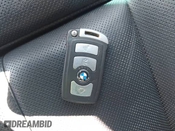 2006 BMW 7 Series 750Li z VIN WBAHN83526DT59374, wystawiony jako IAAI lot #42241727 z przebiegiem 64 239 mil mil oraz . Historia ofert i sprzedaży dostępna na DreamBid. Obrazek 11.